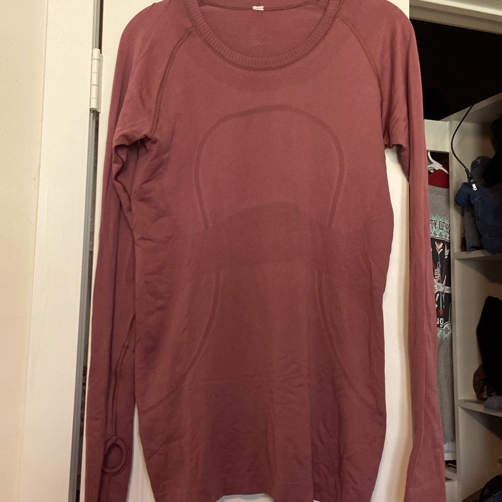 Blush pink lululemon top